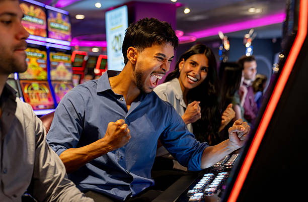 Live lottery draw on dewa hoki showing dealer with numbered balls and live video feed