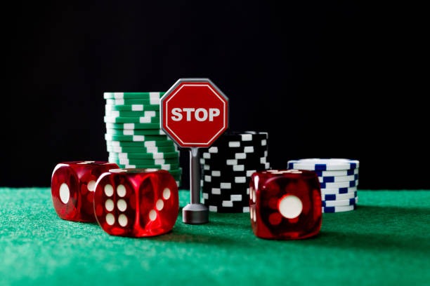 Live dealer Spadegaming table on mobile phone screen showing blackjack game in progress